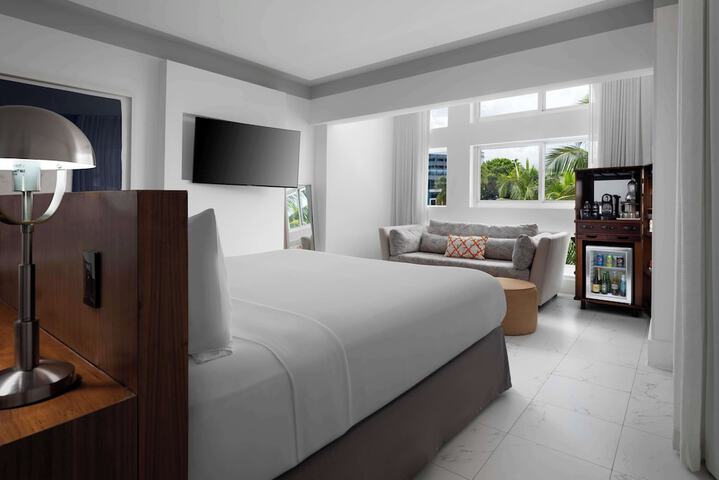Nautilus Sonesta Miami Beach