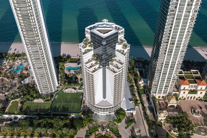 Trump International Beach Resort