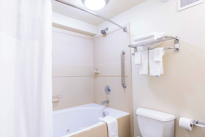 Room 6 of 20