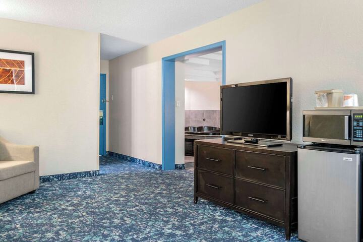 Room 11 of 29