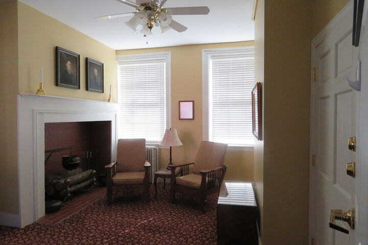 Room 37 of 64