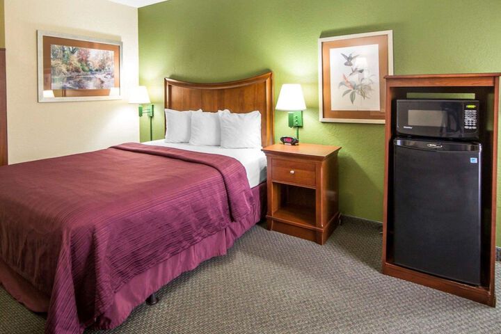 Room 17 of 30