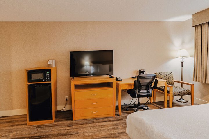 Room 48 of 71