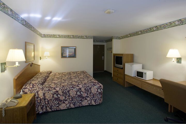 Room 9 of 13