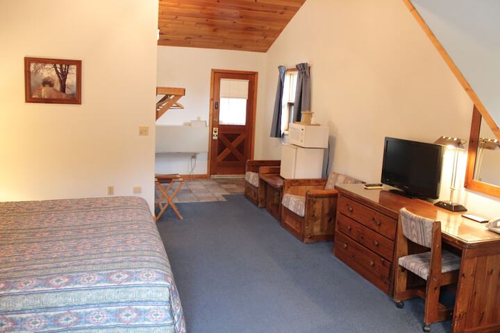 Room 37 of 94