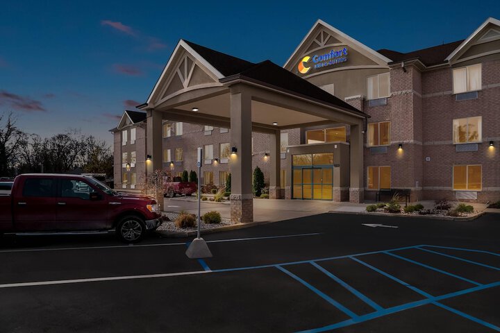 Comfort Inn & Suites Taylor - Detroit