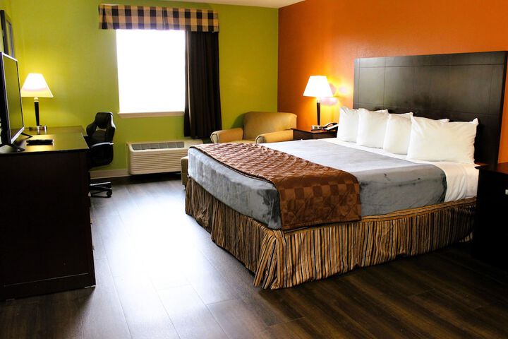 Room 13 of 27