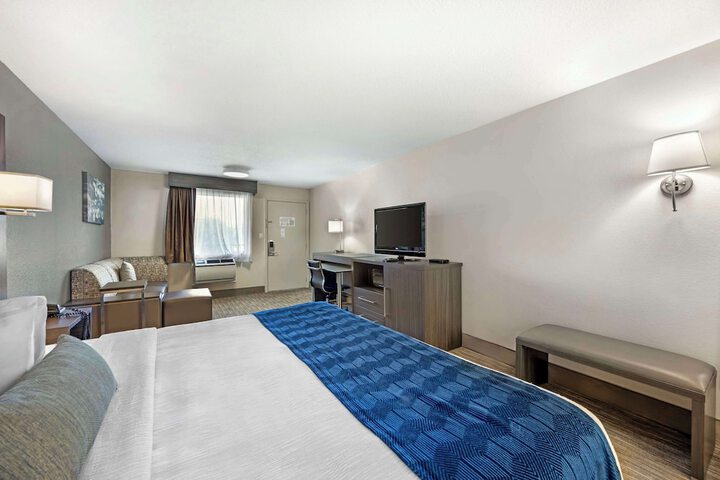 Room 12 of 24