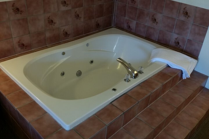 Hot Tub 26 of 29