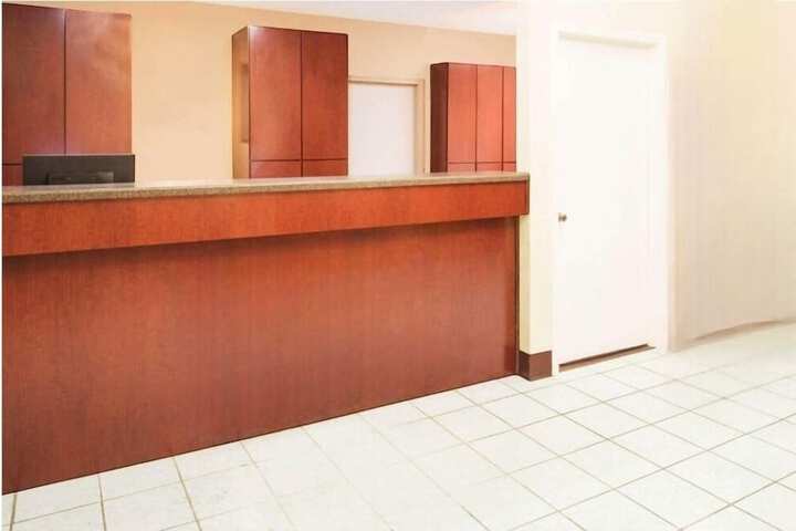 Boarders Inn & Suites by Cobblestone Hotels - Lamar