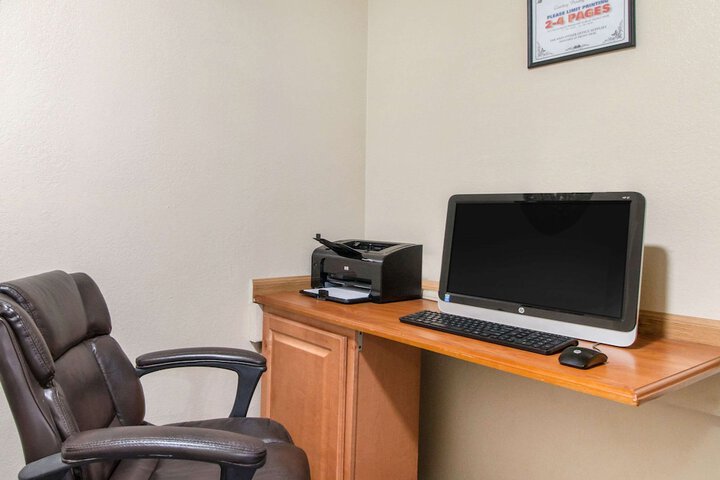 Business Center 49 of 49