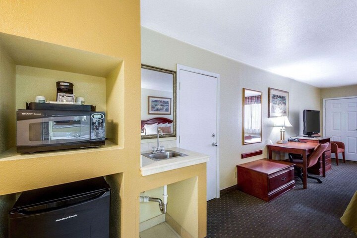 Room 20 of 39