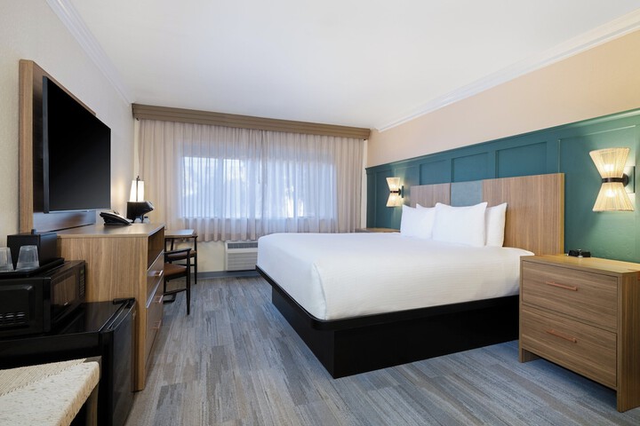 Room 108 of 149