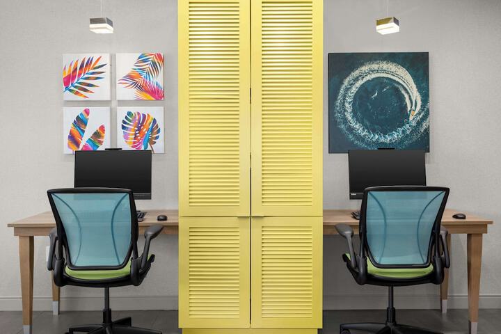 Business Center 34 of 35