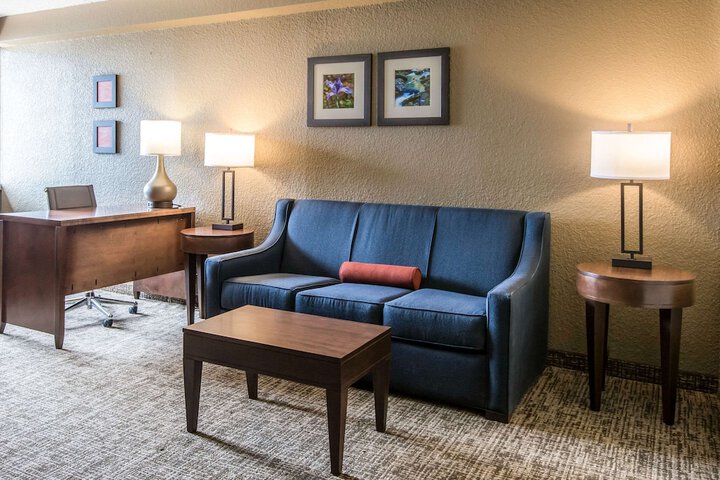 Room 10 of 27