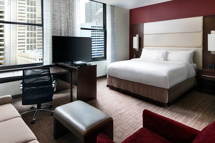 Room 32 of 79
