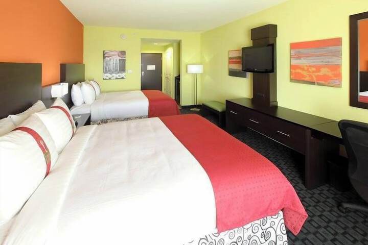 Holiday Inn Garland by IHG