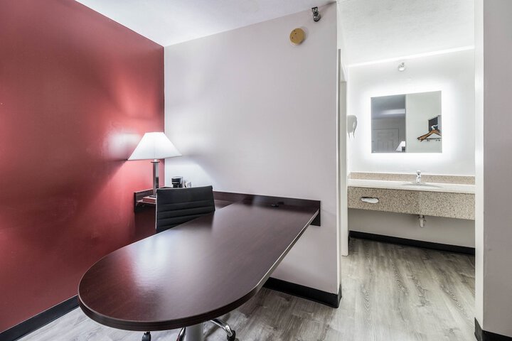 Room 12 of 30