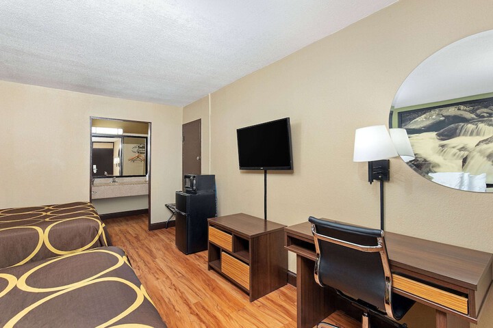 Room 9 of 26
