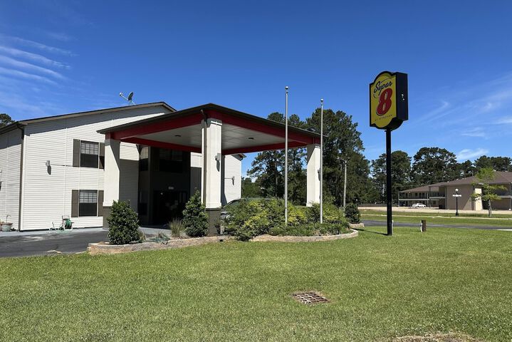 Super 8 by Wyndham Kinder / Coushatta near Casino