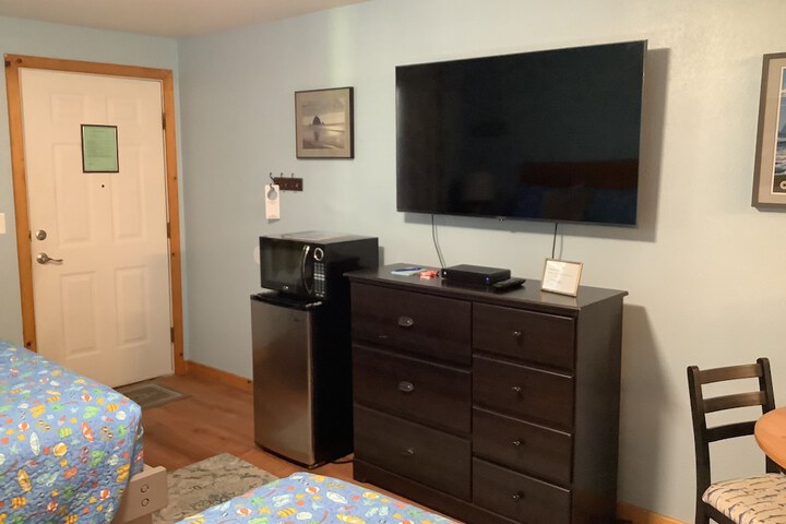 Room 124 of 200