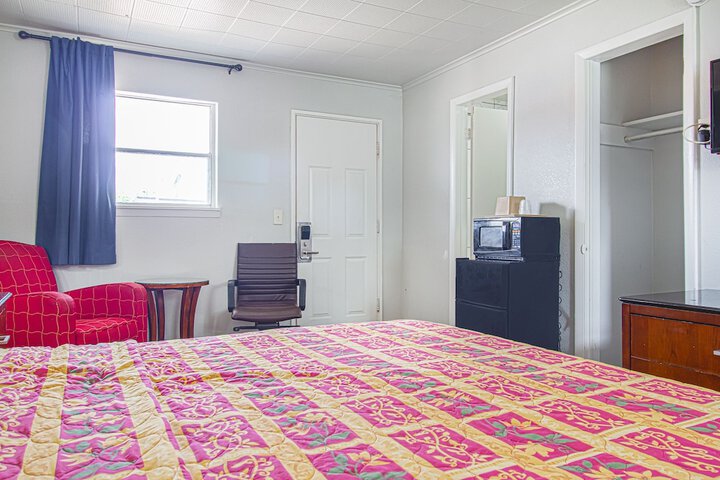 Room 38 of 43