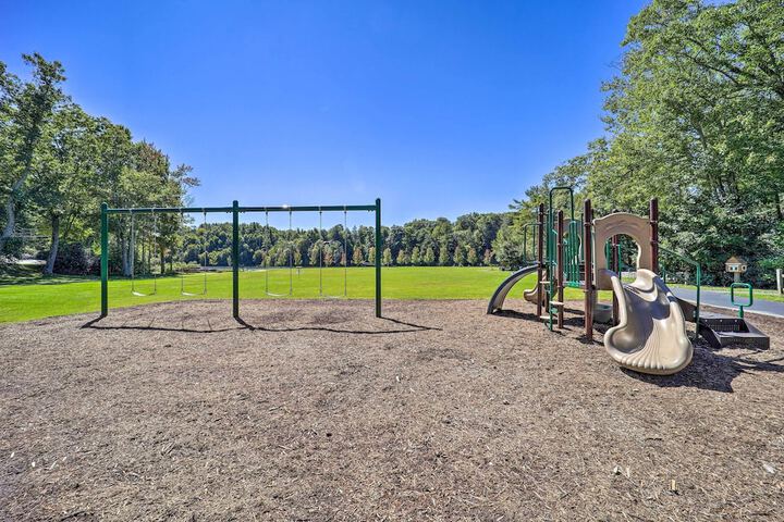 Lake & Pool Access! Outdoorsy Getaway in Newland