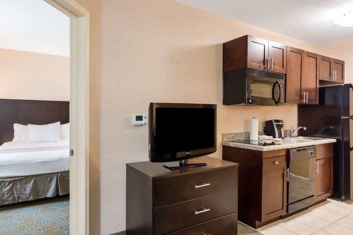 Room 18 of 35