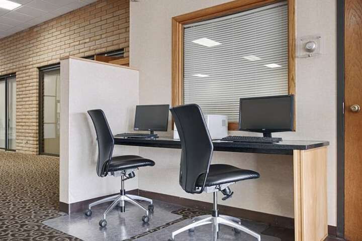 Business Center 31 of 31