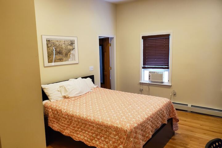 Room 10 of 29