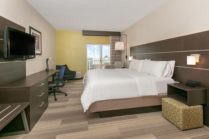 Holiday Inn Express Hotel & Suites Seaside-Convention Center by IHG