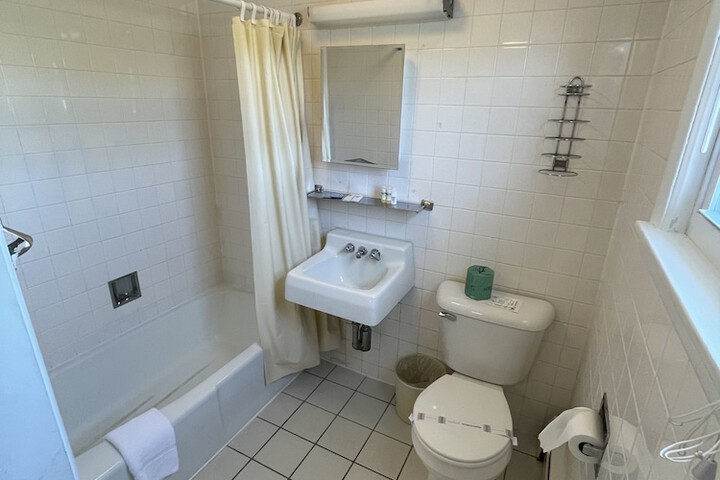 Beau Rivage Motel