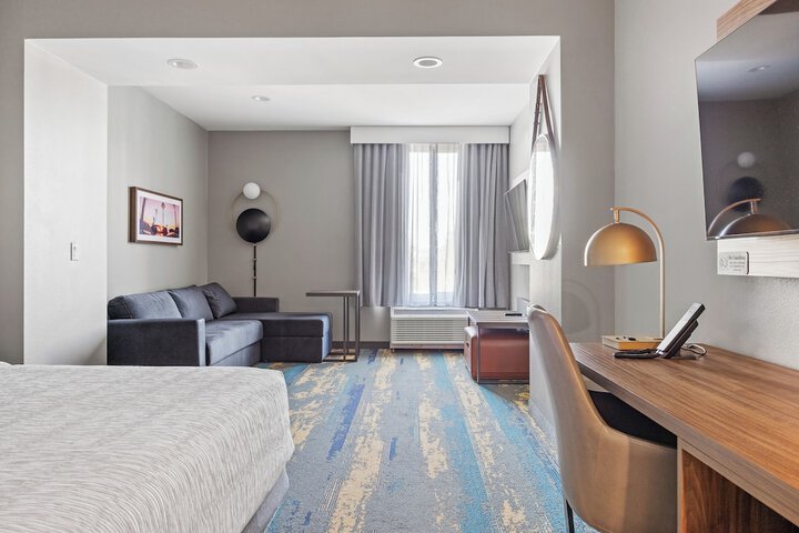 La Quinta Inn & Suites by Wyndham La Habra