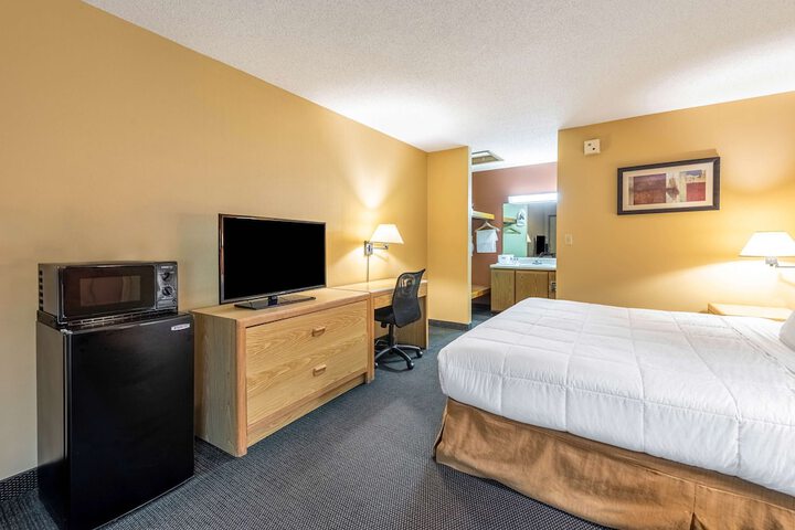 Room 10 of 37