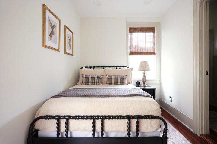 111 Waldburg street Beautifully Renovated Historic 5 bedroom 5 bath