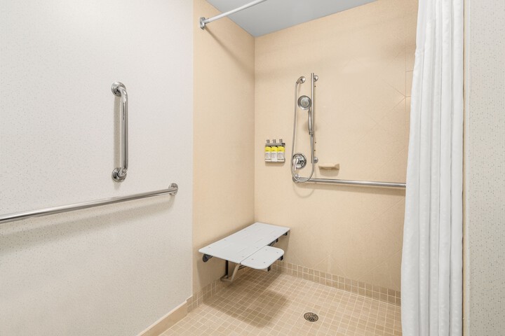 Holiday Inn Express & Suites Wilmington-Newark by IHG