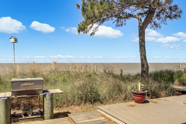 Waterfront Maryland Retreat w / Dock & Bay View!