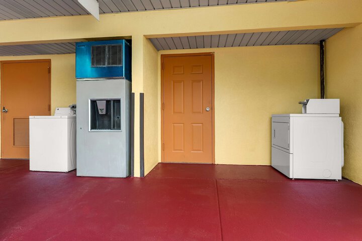 Americas Best Value Inn Montezuma