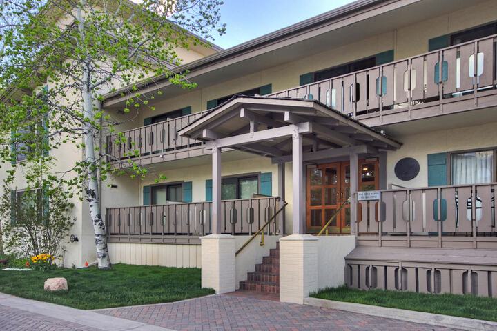 The Lodge at Vail a RockResort by Vail Resorts
