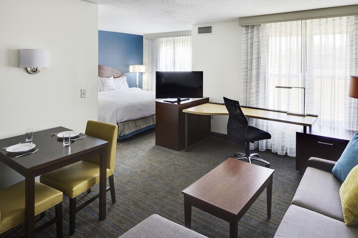 Room 14 of 28