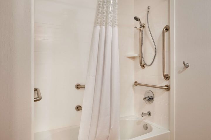 Hampton Inn & Suites Cleveland / Independence