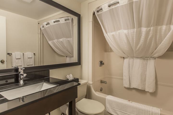 Room 32 of 53