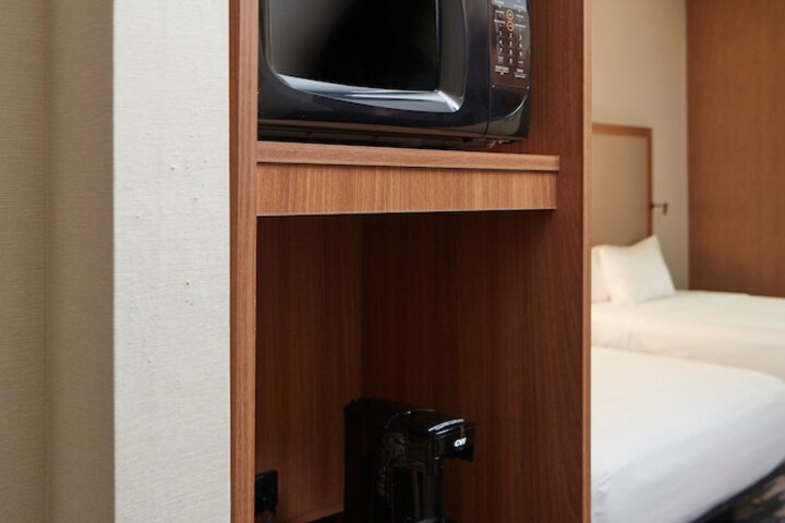 Room 12 of 24