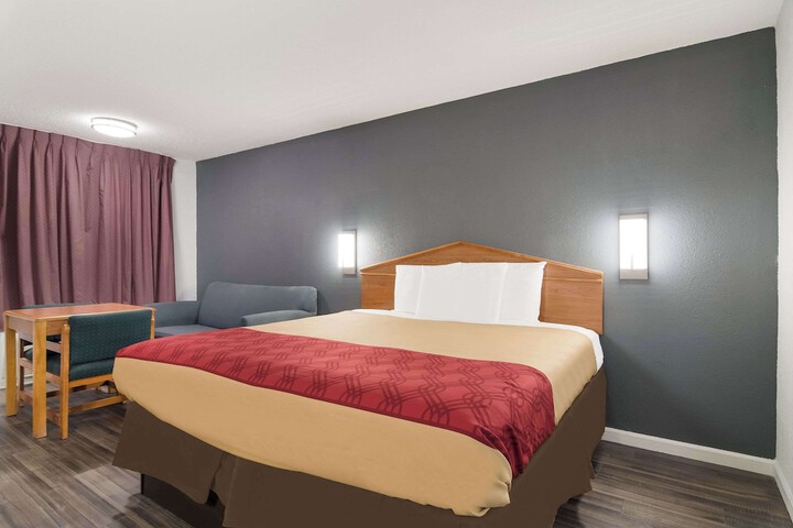 Room 14 of 32