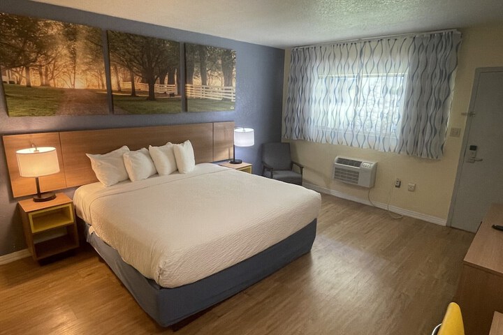 Room 15 of 24