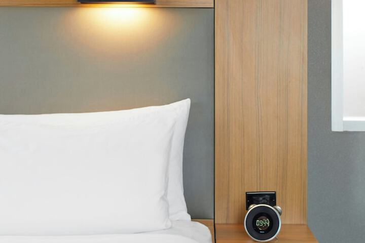 Room 26 of 60