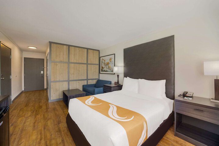 Room 16 of 36
