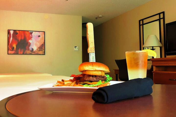 Dining 41 of 55