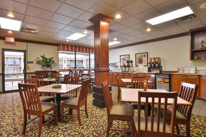 Lamplighter Inn and Suites
