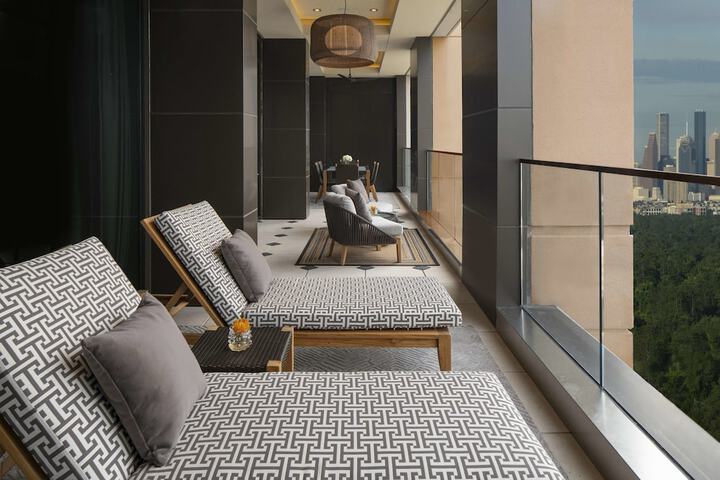 Room 41 of 87